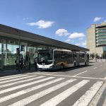 Parada del autobús local de Pamplona con un recorrido muy extenso que te lleva al aeropuerto también.