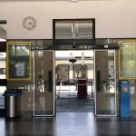 Entrada principal de la estación de Pamplona.